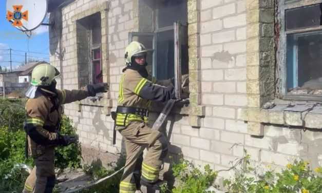 Павлоградські вогнеборці ліквідували пожежу в житловому будинку