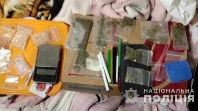 В Павлограді під час збуту метамфетаміну затримали жінку