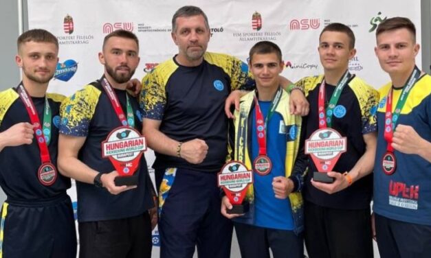 Павлоградські кікбоксери — чемпіони України!