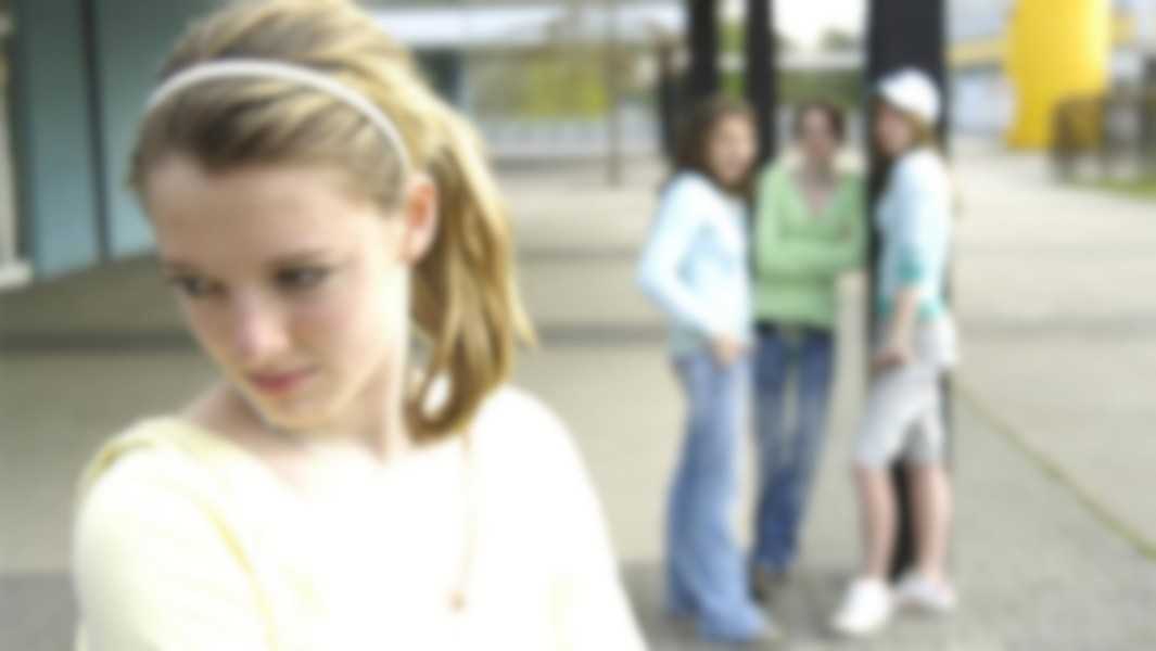 У Павлограді 15-річна дівчина змусила молодшу вибачатися, а потім побила — поліція відкрила провадження